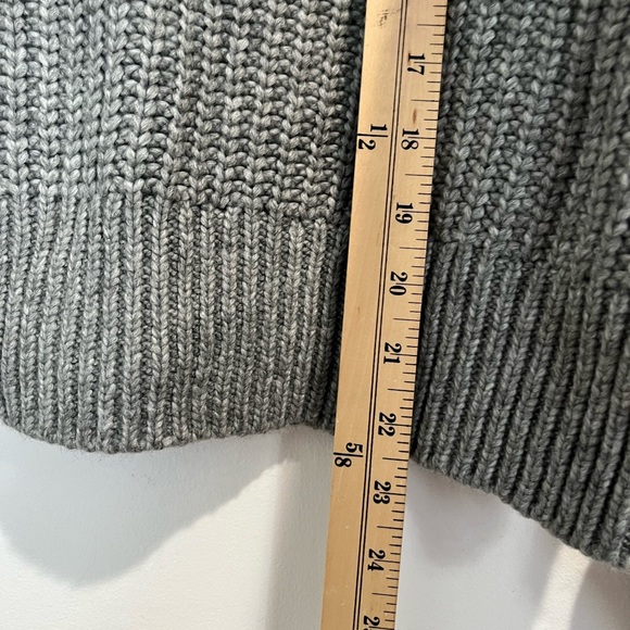 Elizabeth and James Heather Gray Cropped Sweater Sz.‎ M - Picture 8 of 9